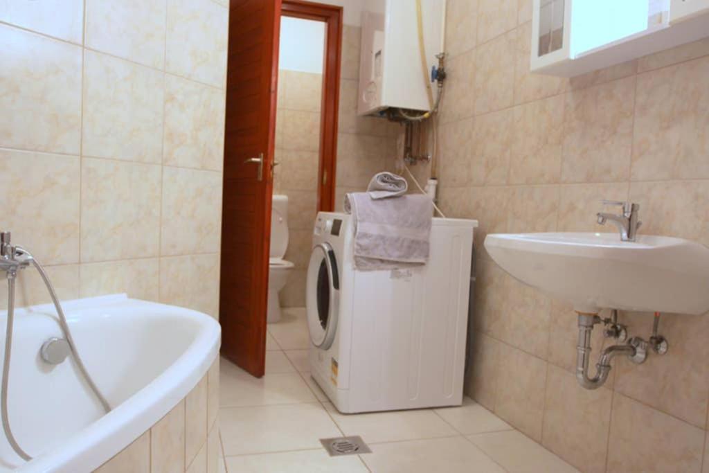 Entire Home ブダペスト エクステリア 写真